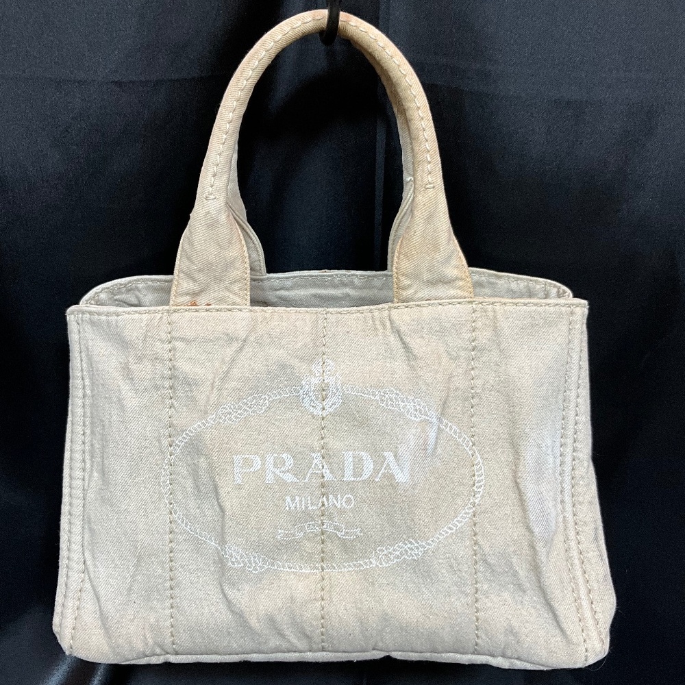 Prada thick Beige canvas hand/elbow bag. Versatile.  90-H7Da